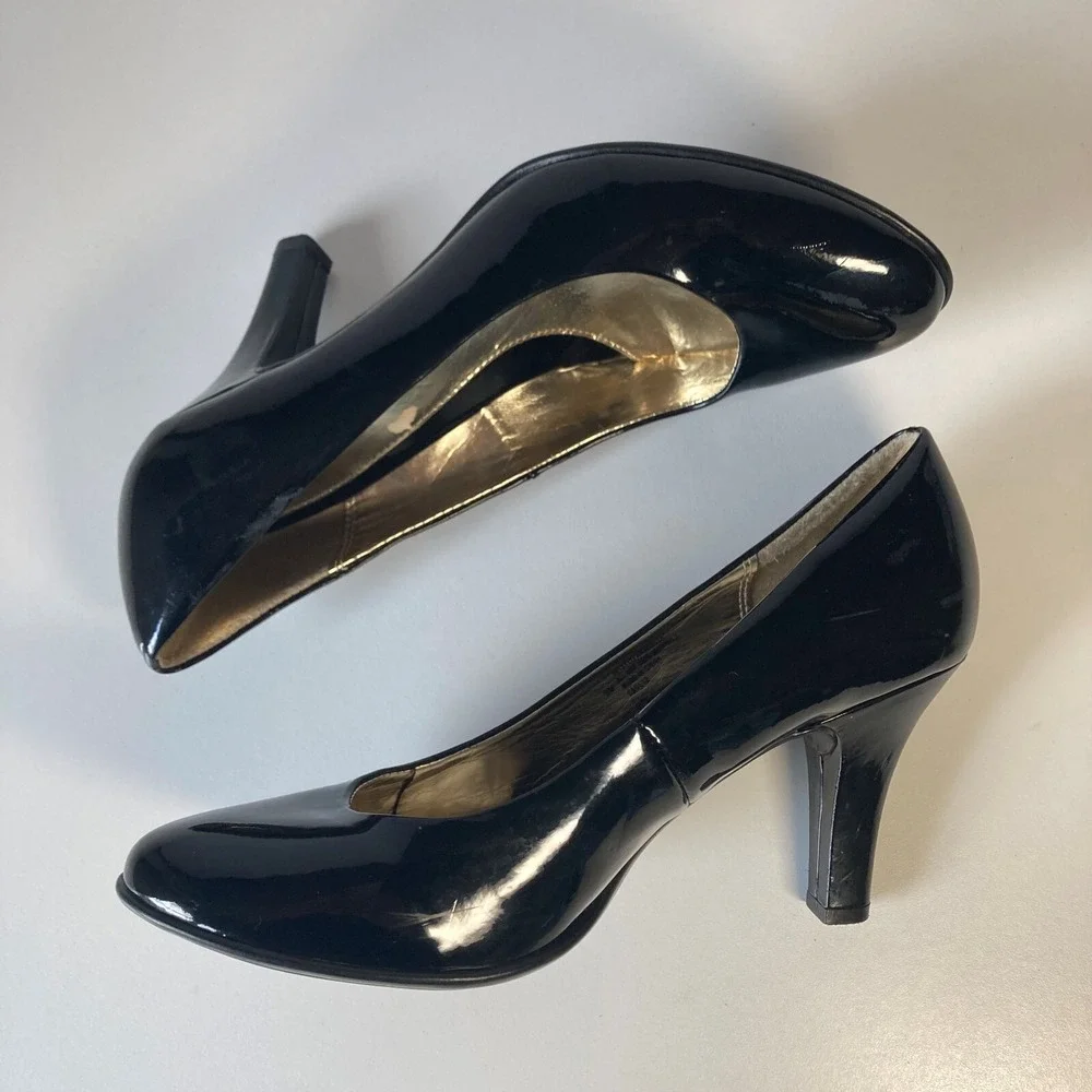 Eurosoft Sofft Anabelle Patent Leather Pumps Chunky Career Comfort Heels Women 9